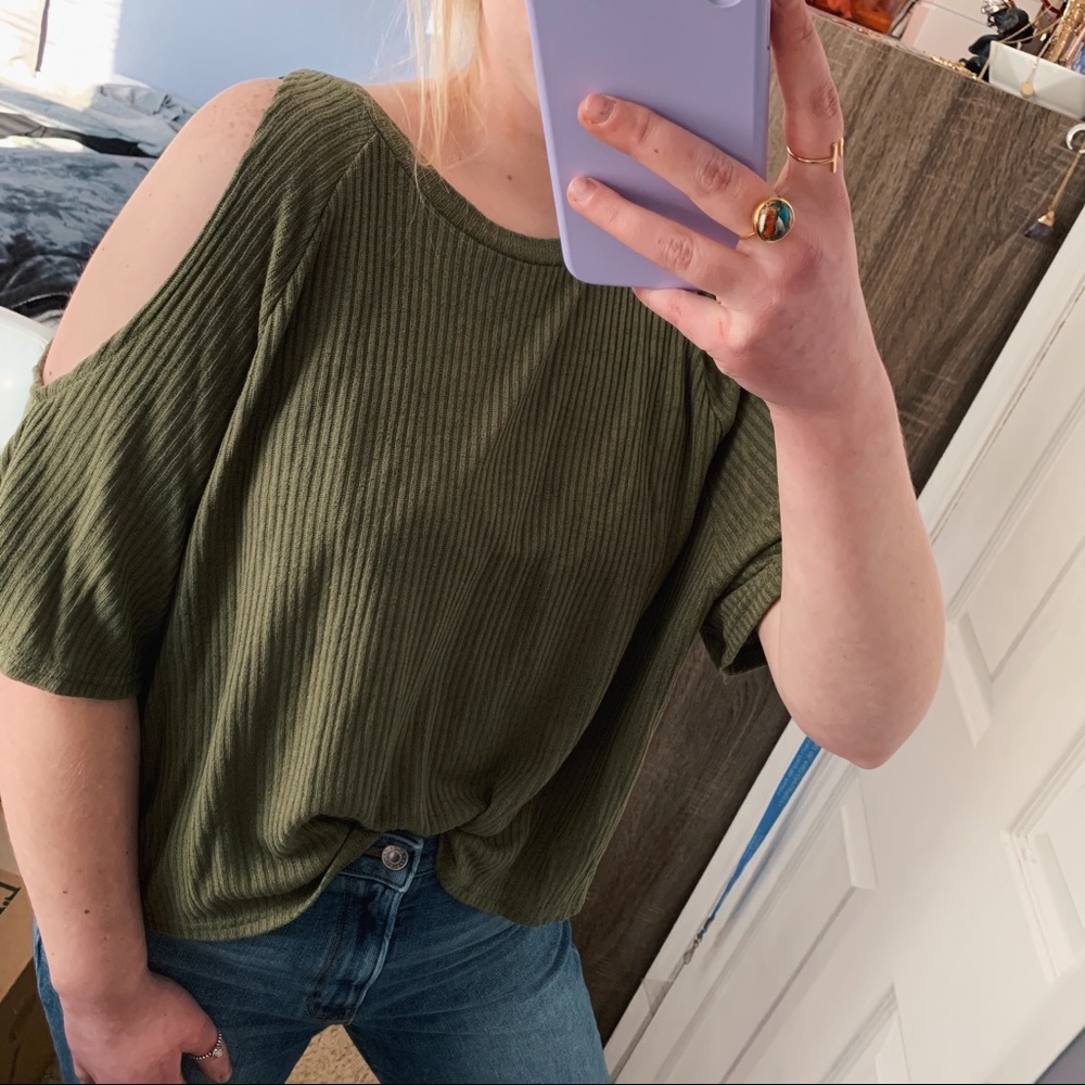 DIVIDED green cut out shoulder blouse